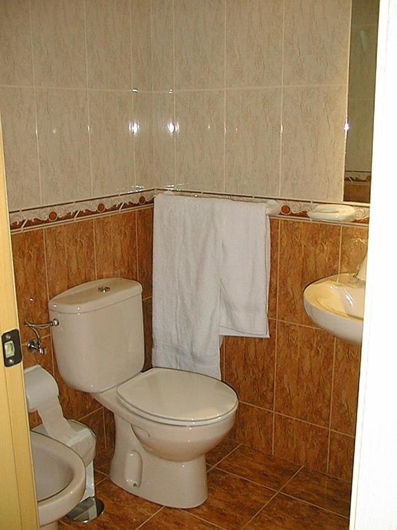 Hostal Restaurante Hermanos Zamora Palma del Río Δωμάτιο φωτογραφία