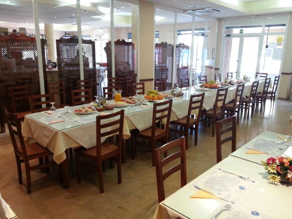 Hostal Restaurante Hermanos Zamora Palma del Río Εξωτερικό φωτογραφία